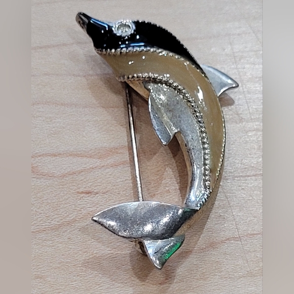 Darlene Dolphin Pin - Gold Tone & Enamel - Vintage - Picture 12 of 12